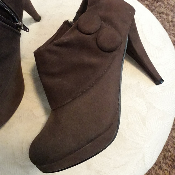 LAX Brown Faux Suede Booties - Picture 7 of 7
